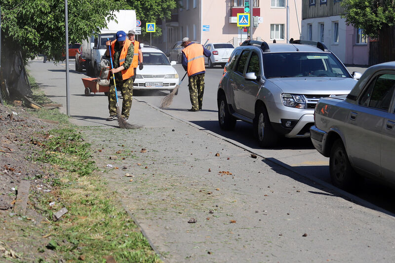 В любое время года дорожники поддерживают чистоту и порядок в Кургане