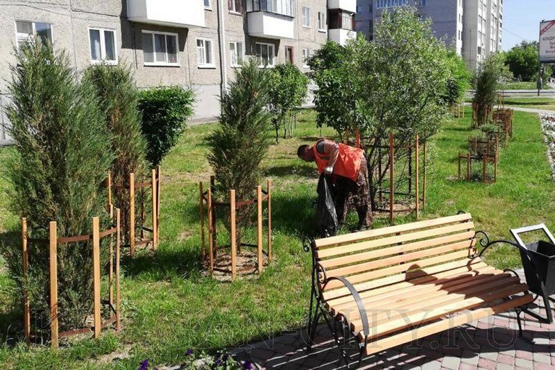 Улицы Кургана убирают в рамках общественных работ