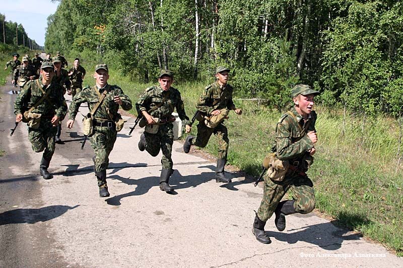 Курганцев приглашают на военную службу по контракту