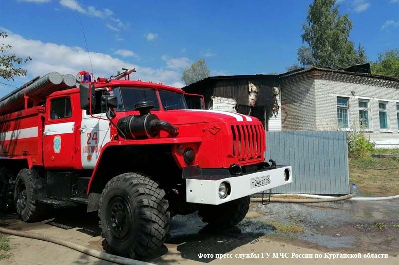 В Курганской области загорелся оздоровительный лагерь