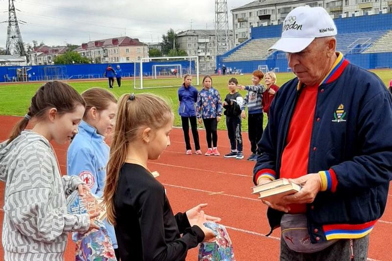 В Кургане прошёл мастер-класс по барьерному бегу