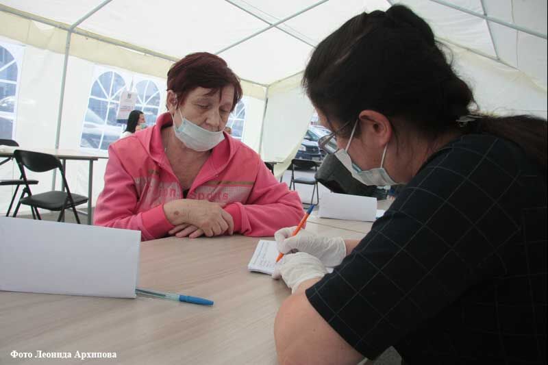 Курганцы жалуются на мусор вокруг школы и отсутствие пешеходных переходов