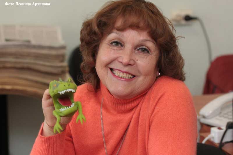 Помогать другим