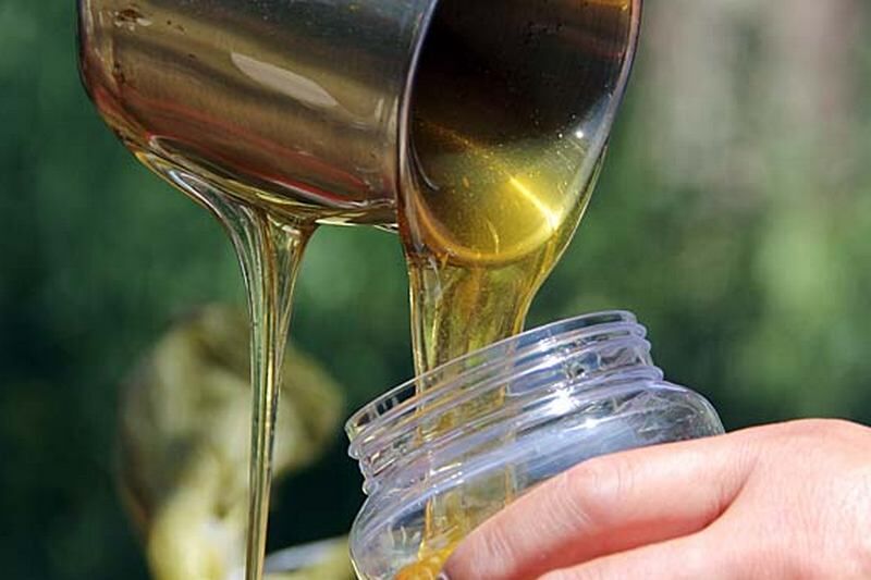 Роскачество в 2020 г. нашло больше всего нарушений в меде, меньше всего — в водке и хлебе