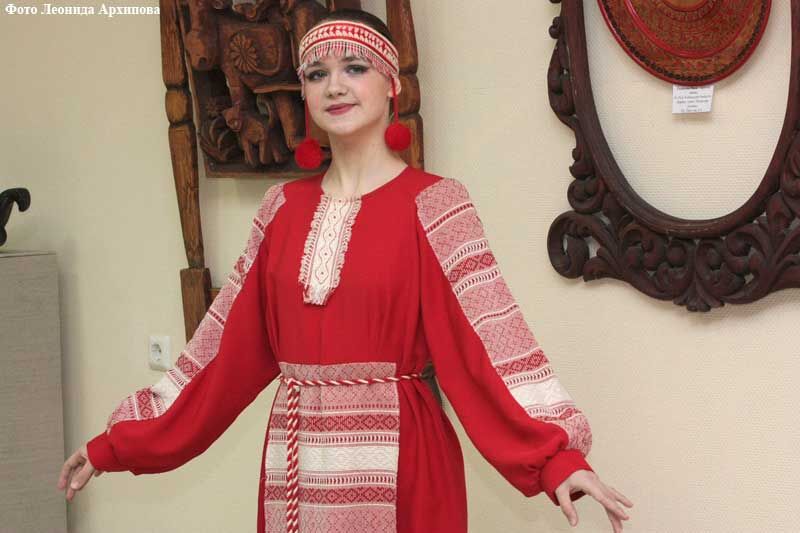 В Кургане состоялось дефиле русских народных костюмов