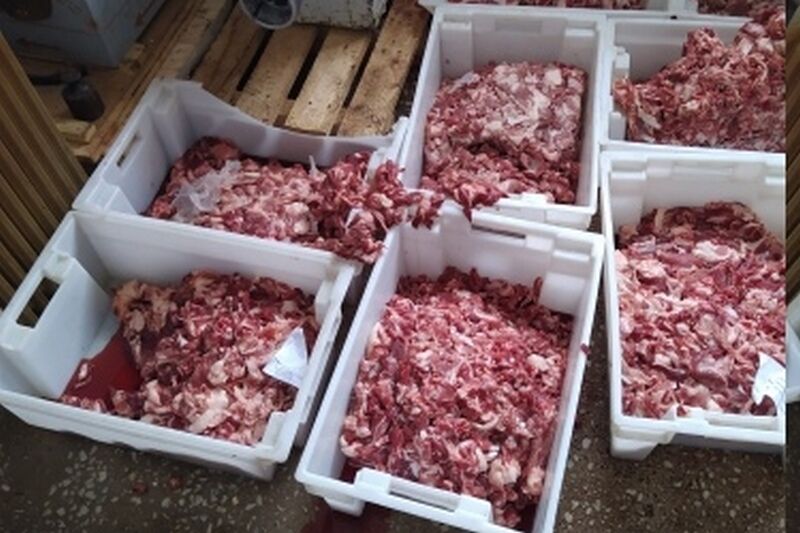 У курганского предпринимателя изъяли две тонны потенциально опасного мяса