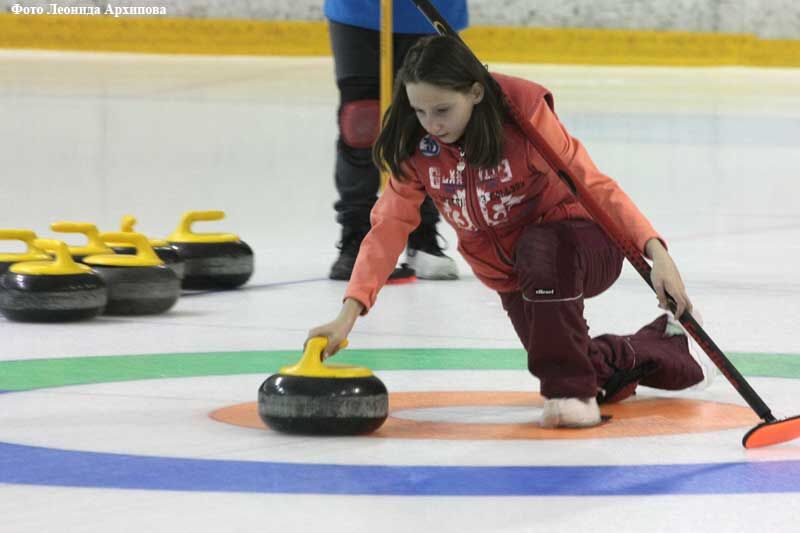 В Кургане прошёл чемпионат области по кёрлингу