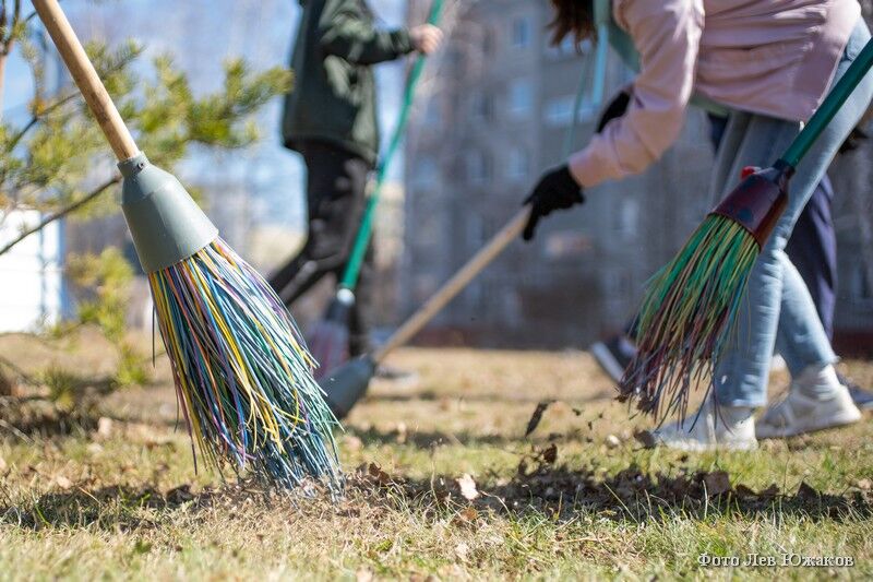 Курганские школьники очищают город от мусора