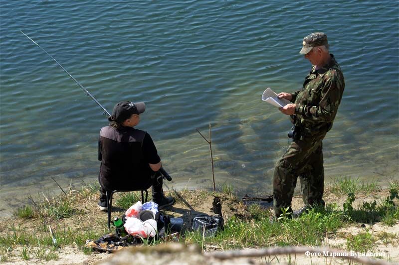 Курганские полицейские извлекли из Тобола запрещённые сети