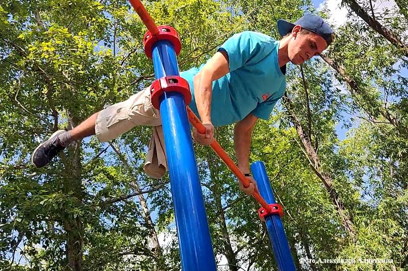 Кирилл Ситников, из-за травмы потерявший ногу, стал известным уличным спортсменом в Кургане и Тюмени