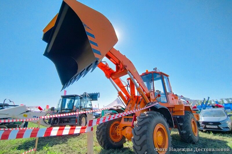 Курганским аграриям представили сельхозтехнику мировых брендов
