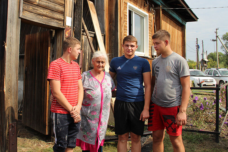 Молодые зауральцы спасли односельчан во время пожара