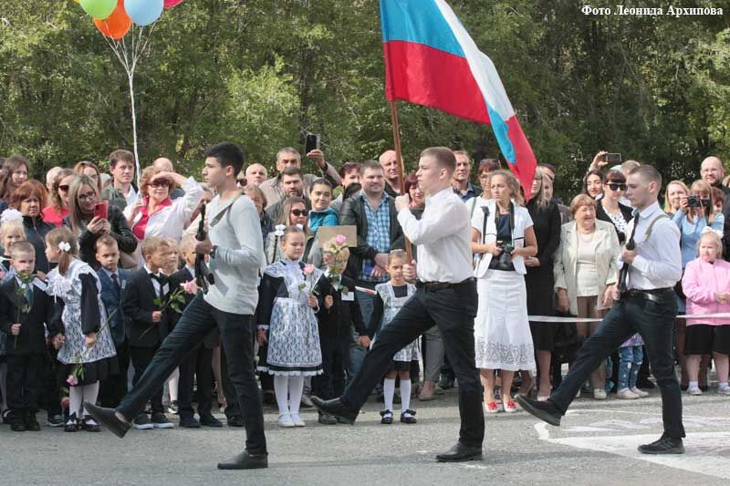 В курганской гимназии № 30 встретили День знаний