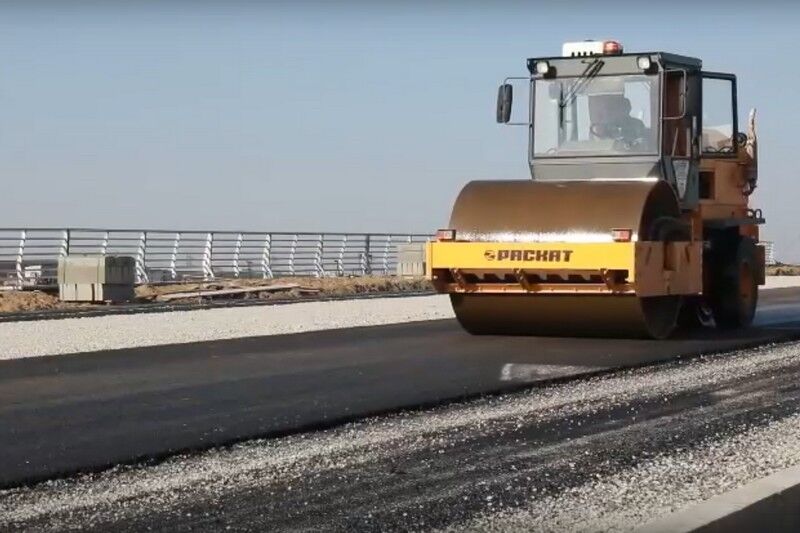 На мосту ЖБИ в Кургане начали укладывать асфальт