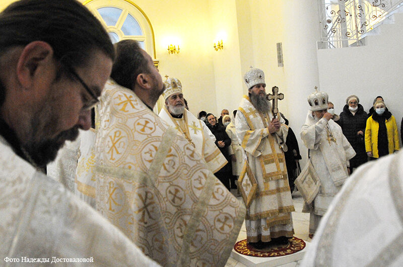 27 ноября митрополит Курганский и Белозерский Даниил освятил Свято-Троицкий собор