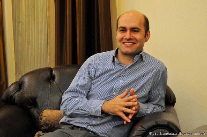 В курганской филармонии выступил выдающийся гитарист