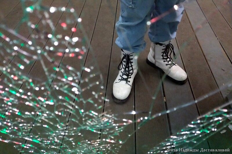 Курганец разбил стёкла остановки и теперь предстанет перед судом