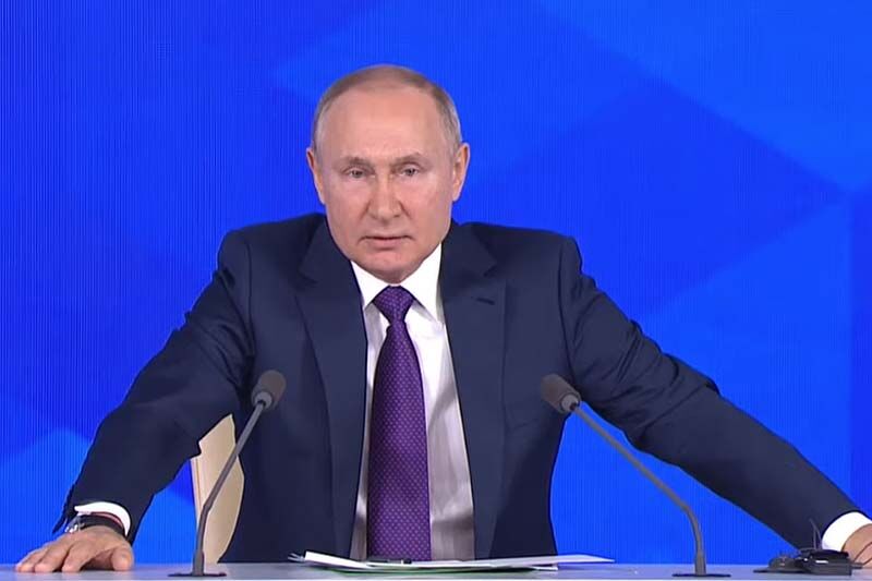 Владимир Путин начал отвечать на вопросы журналистов