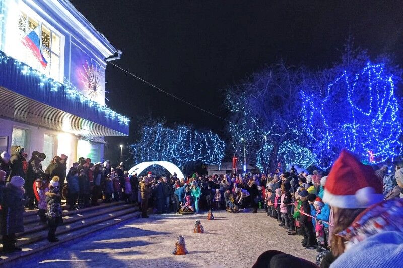 В Кургане зажглась ещё одна новогодняя елка