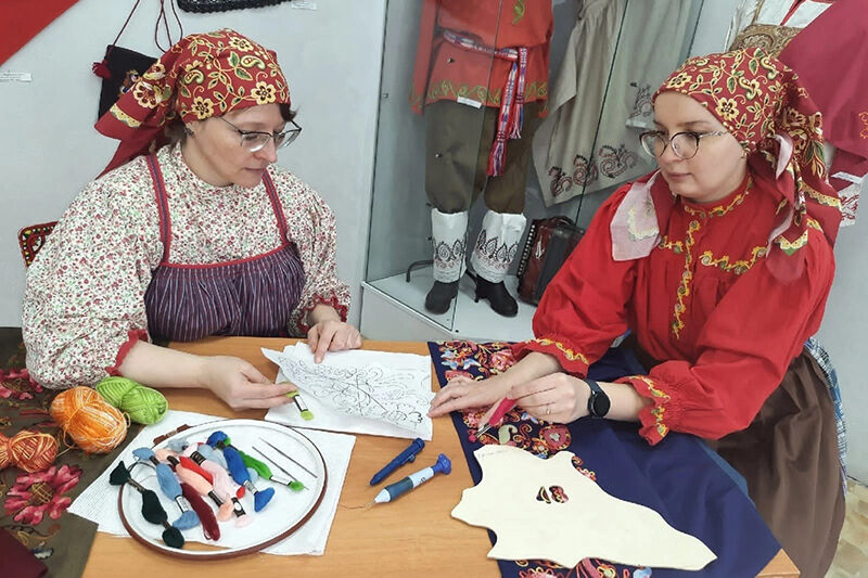 Мастерицы из Шадринска участвуют в масштабном проекте «Вышитая карта России»