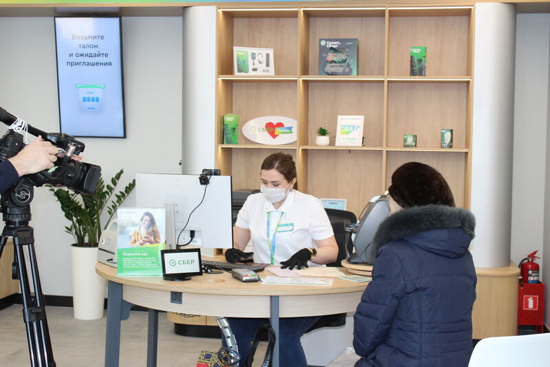 Меняют привычки: все больше уральских пенсионеров предпочитают карту Сбера для зачисления пенсии