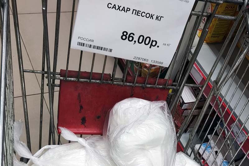 Почему россияне скупают сахар и чем это грозит