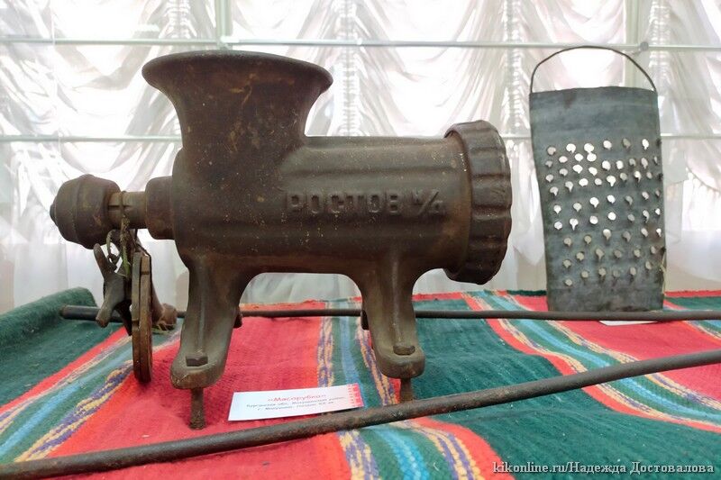 Из Макушинского района в Курган привезли терку и мясорубку начала XX века