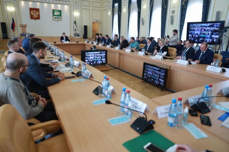 В Курганской области обсудили комплекс мер для поддержки бизнеса в регионе