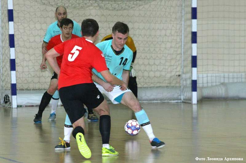 В 15-м туре чемпионата Курганской области по мини-футболу динамовцы «повязали» соперников