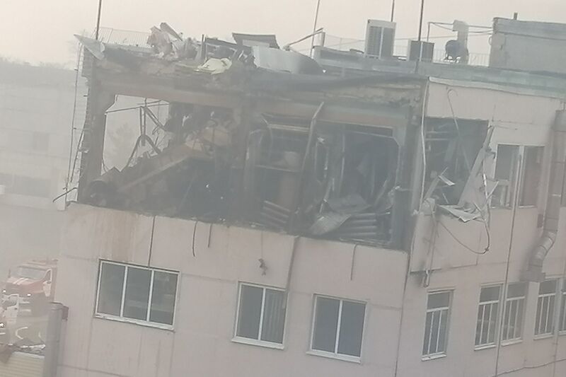 Сотрудник курганского фармзавода «Синтез», пострадавший при обрушении цеха, находится в реанимации