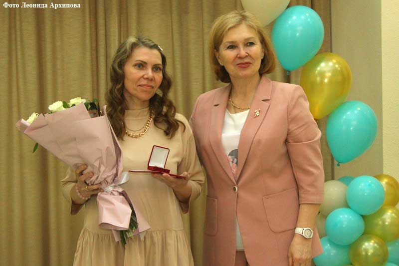 В Кургане в День защиты детей наградили многодетных мам