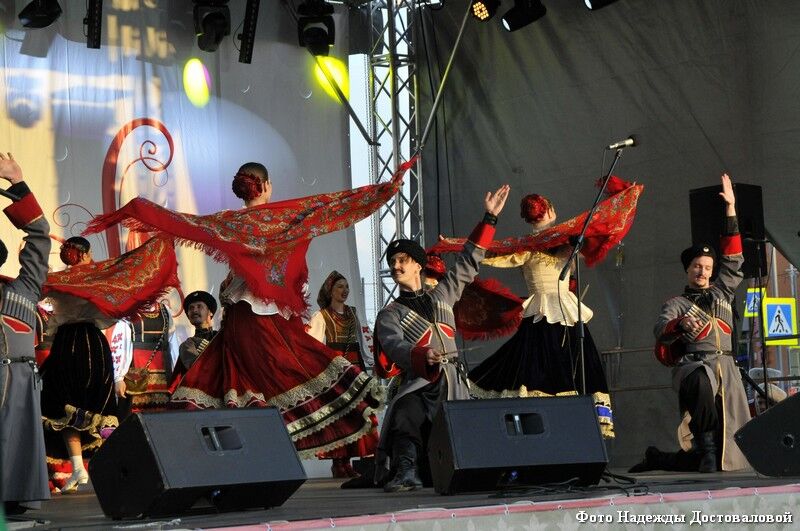 «Русское поле» приглашает курганцев на гастрофестиваль «Брусничные губы» и конкурс казачьей песни