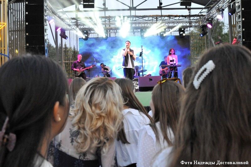 Курганским выпускникам подарят музыкальные подарки