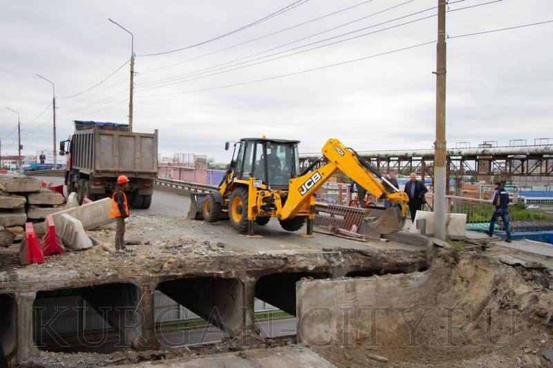 Глава города Кургана Елена Ситникова проинспектировала ремонт Некрасовского моста