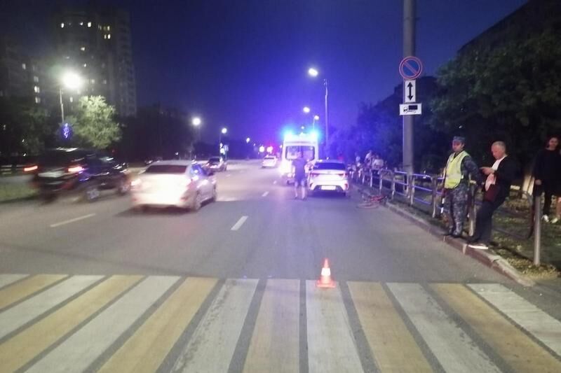 В Кургане на переходе сбили подростка-велосипедиста