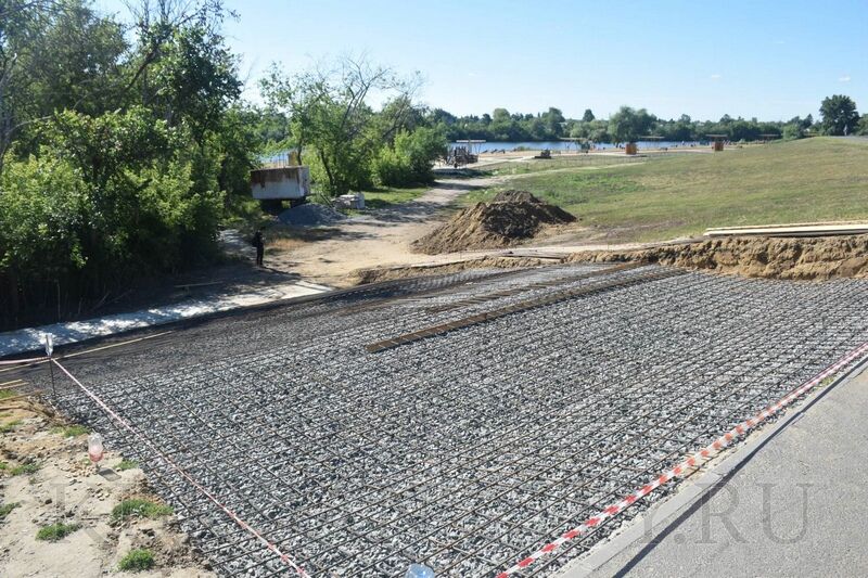 В Кургане к главному городскому пляжу строят пандус