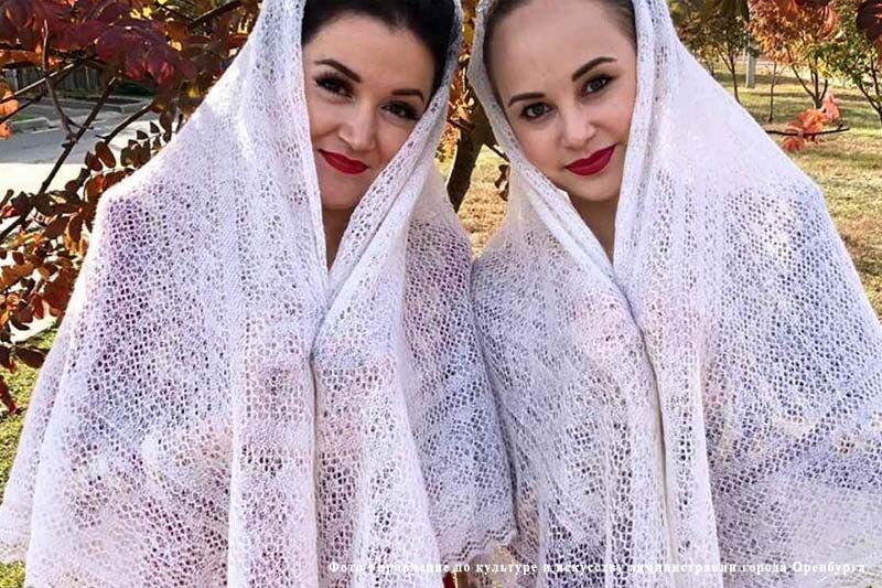 Мода на оренбургские паутинки не проходит