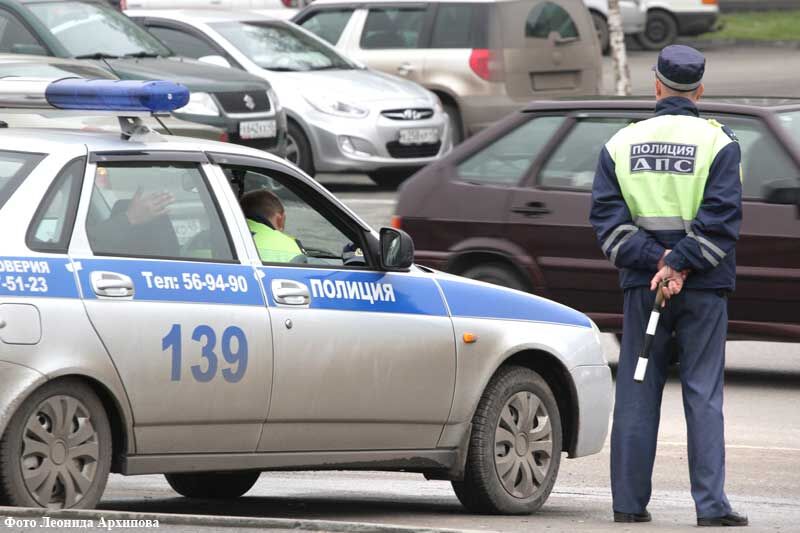 Курганскому водителю ограничили свободу за использование поддельных прав