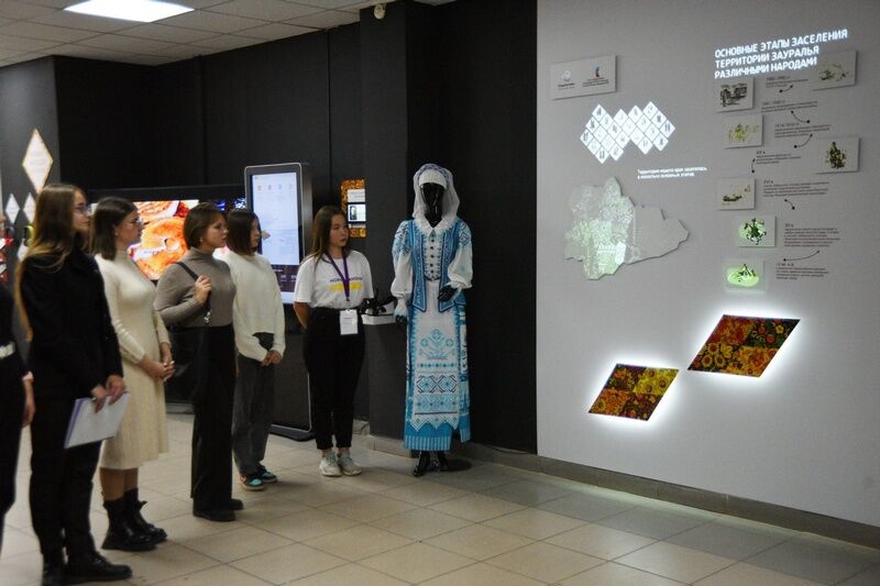 В Кургане в мультицентре «Смолин» открылась этническая выставка