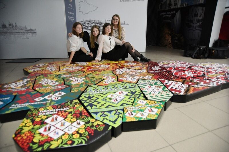 105 курганцев написали в Юговке этнографический диктант