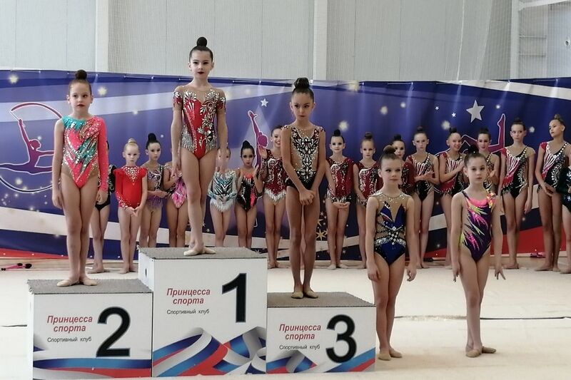 В Кургане прошло первенство города по художественной гимнастике