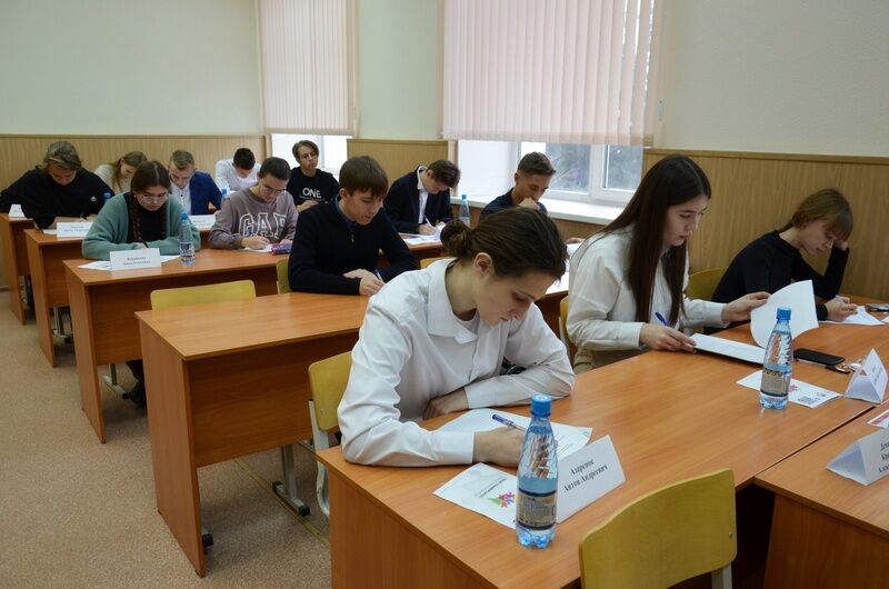 Курганские школьники соревновались в знании избирательного права