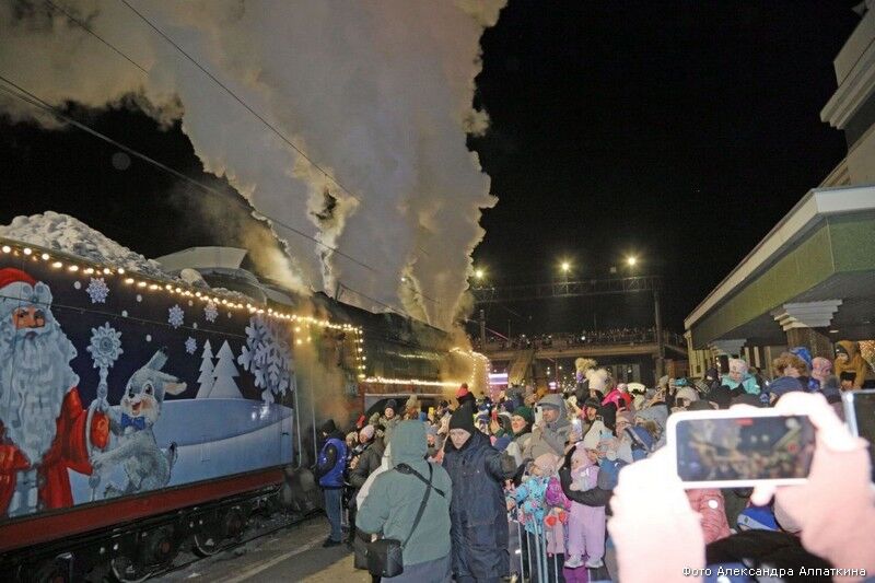 Поезд Деда Мороза встречали 6,7 тыс. курганцев