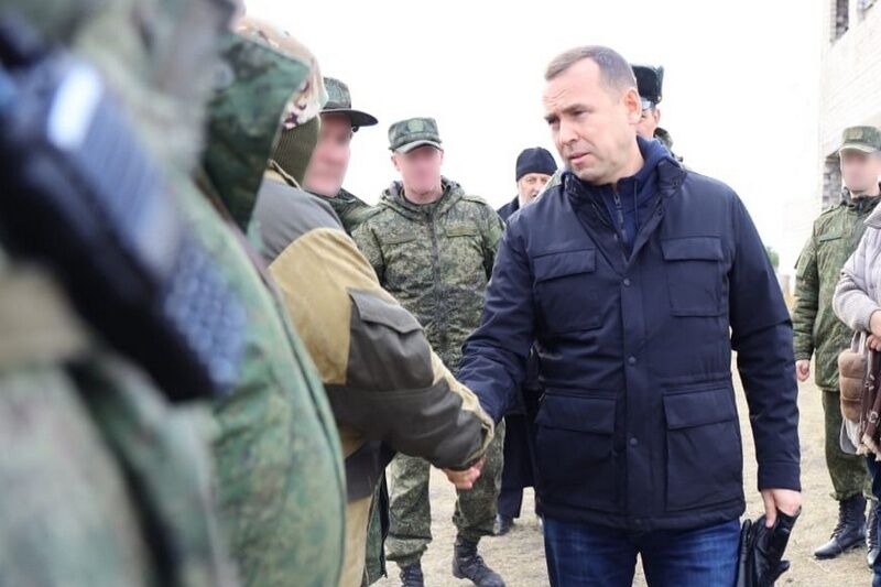 Гвардейцы-артиллеристы, участвующие в спецоперации, поблагодарили курганского губернатора за поддержку