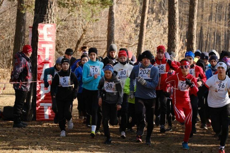 Более 300 зауральских спортсменов поучаствовали в легкоатлетическом пробеге, посвященному Дню народного единства