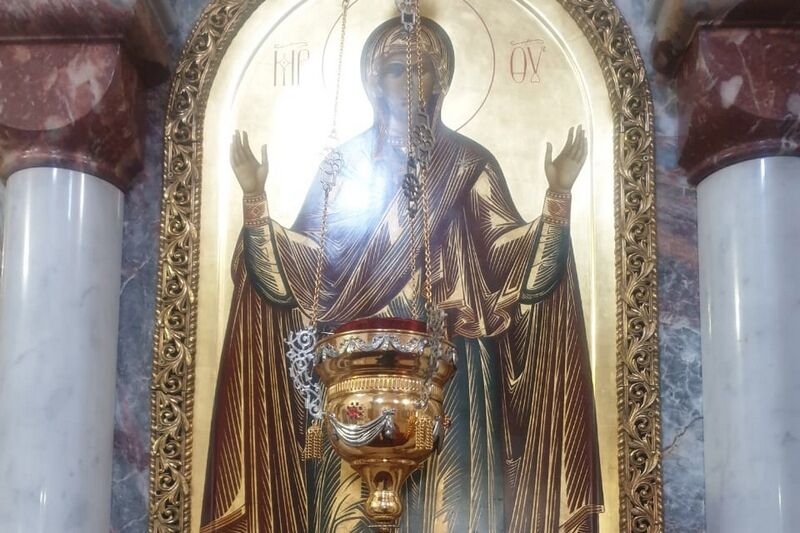 В Кургане замироточили две иконы