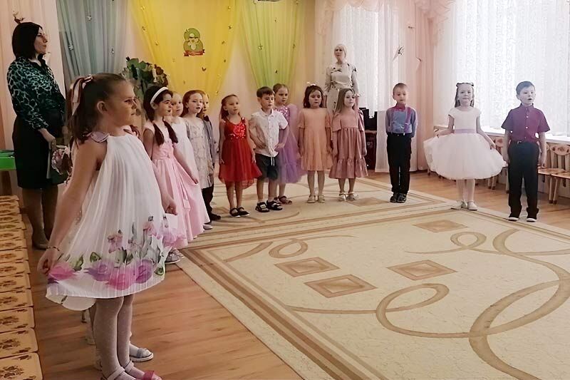 В Кургане поздравляют работников дошкольного образования 