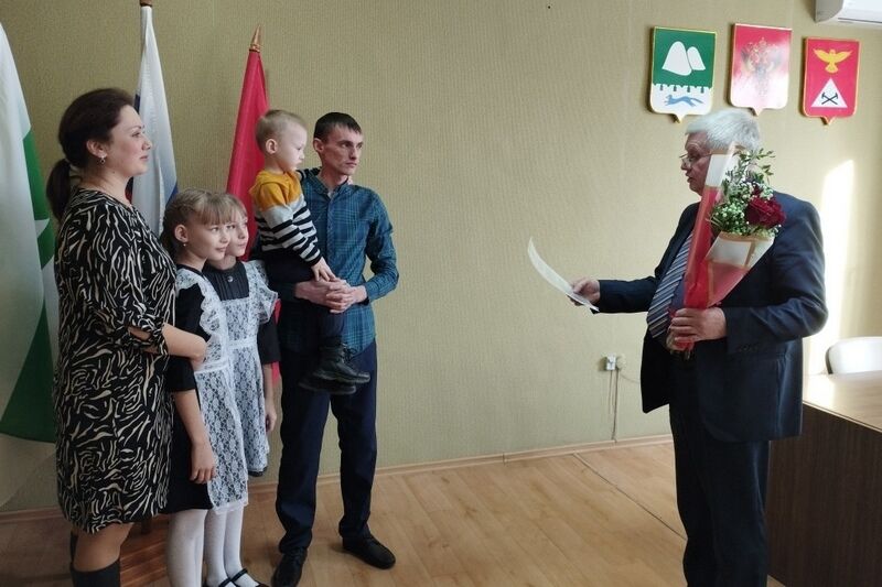 Зауральские многодетные семьи смогут улучшить свои жилищные условия