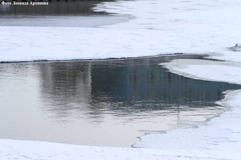 В Курганской области 5 рыбаков провалились под лед