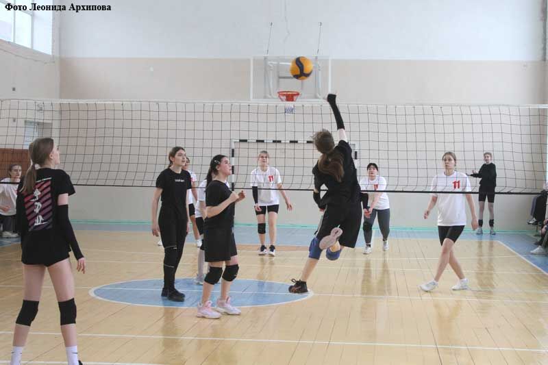 В Кургане прошла школьная волейбольная лига
